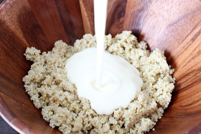 Tasty Kitchen Blog: Quinoa Spinach Mac 'n Cheese. Guest post by Maria Lichty of Two Peas and Their Pod, recipe submitted by TK member Carrie Burrill of Bakeaholic Mama.